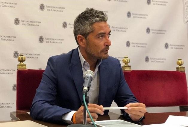 Manuel Olivares Manuel Olivares.