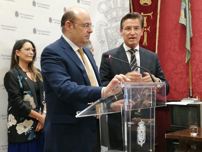 Luis Salvador y Sebastián Pérez, en el balance de los cien días de gobierno. Luis Salvador y Sebastián Pérez, en el balance de los cien días de gobierno.