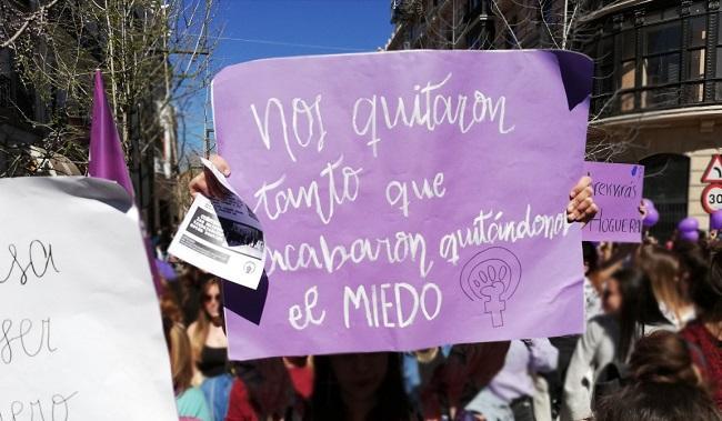 Una pancarta en una manifestación del 8M pasada.