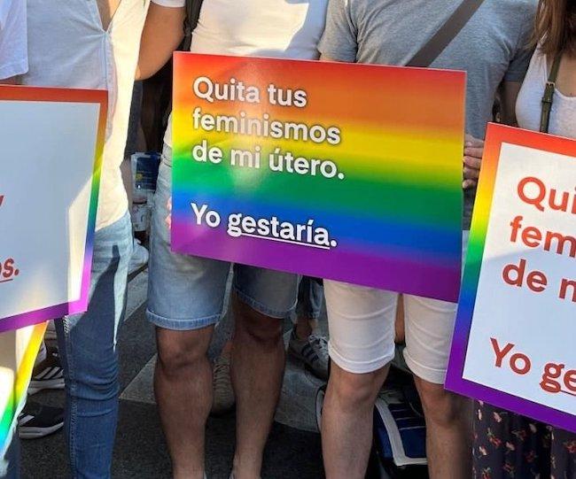 Una pancarta exhibida en Madrid en ela fiesta del Orgullo.