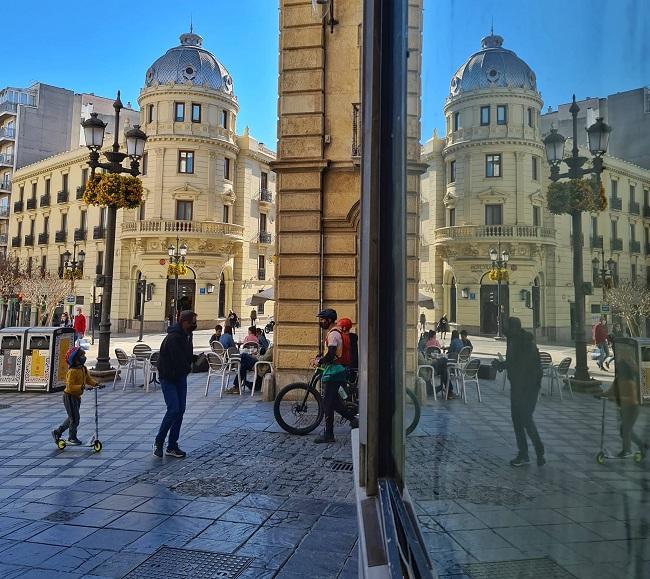 Un día cualquiera, en Puerta Real.