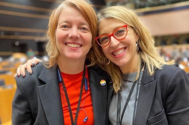 María Eugenia Rodríguez Palop (derecha) y la sueca Malin Björk, en el Parlamento Europeo. 