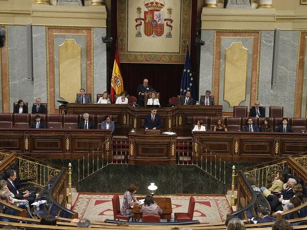 Pedro Sánchez, en una de sus intervenciones en la sesión de investidura. Pedro Sánchez, en una de sus intervenciones en la sesión de investidura.