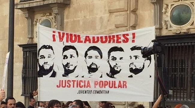 Una de las protestas contra la manada que violó a una joven en San Fermín en 2016.