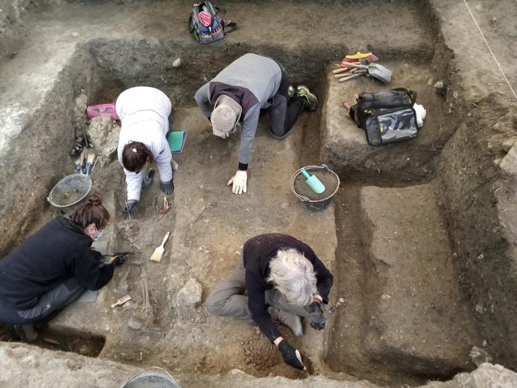 Imagen de las excavaciones en Víznar, con los primeros restos localizados.