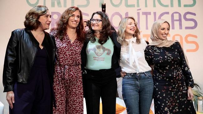 Foto de Yolanda y sus "amigues" en el teatro Olympia de Valencia en noviembre de 2021.