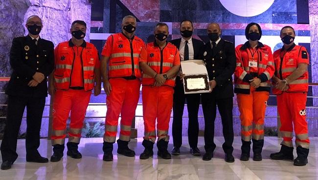 Entrega de la distinción del 061 a los Bomberos.