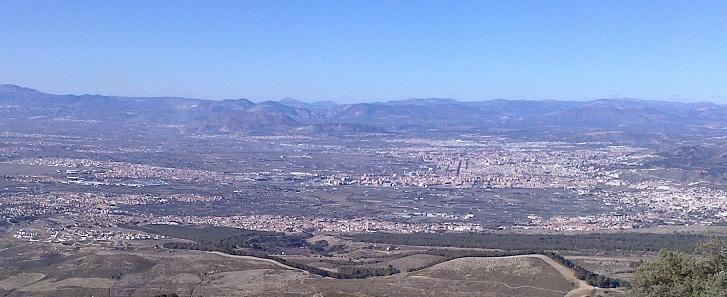 Vista de Granada y varios pueblos del extrarradio.