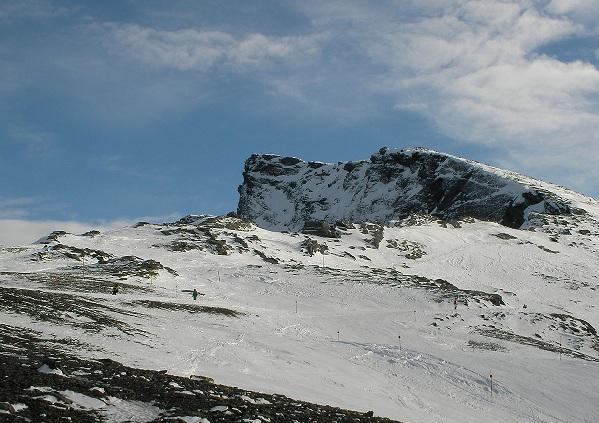 Vista del Veleta, con parte de su cara norte.