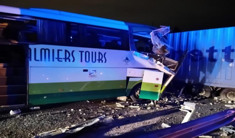 Imagen del autobús tras el siniestro.