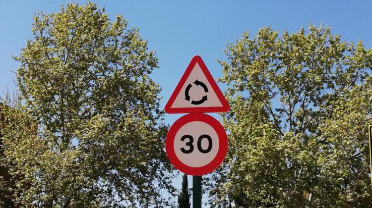 En marzo, el anterior gobierno local limitó a 30 kilómetros hora la velocidad del tráfico en toda la capital por el último episodio de contaminación. En marzo, el anterior gobierno local limitó a 30 kilómetros hora la velocidad del tráfico en toda la capital por el último episodio de contaminación.