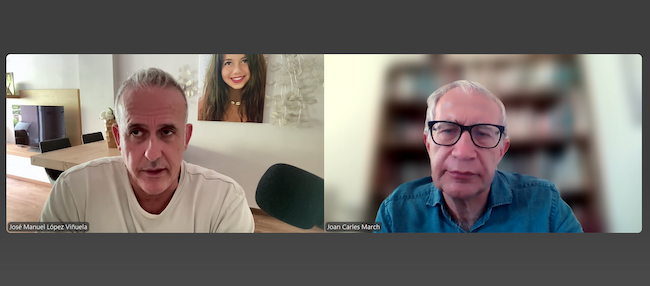 Un monento de la excepcional conversación de José Manuel López Viñuela con Joan Carles March.