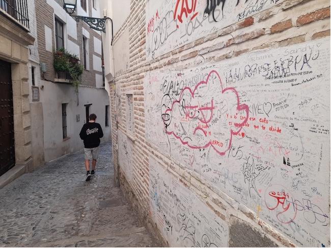 Casa de apartamentos de la Fundación Zayas, en la Cuesta de San Gregorio.