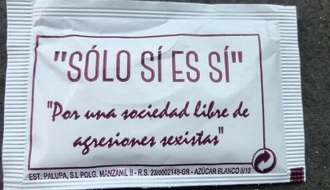 Uno de los azucarillos repartidos en los bares del municipio.