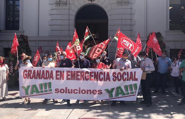 Concentración en la puerta del Ayuntamiento. 