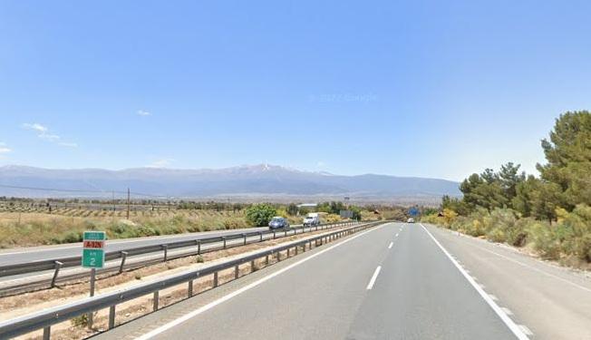 El accidente ha ocurrido en el kilómetro 2 de la A-92N, sentido Granada. 