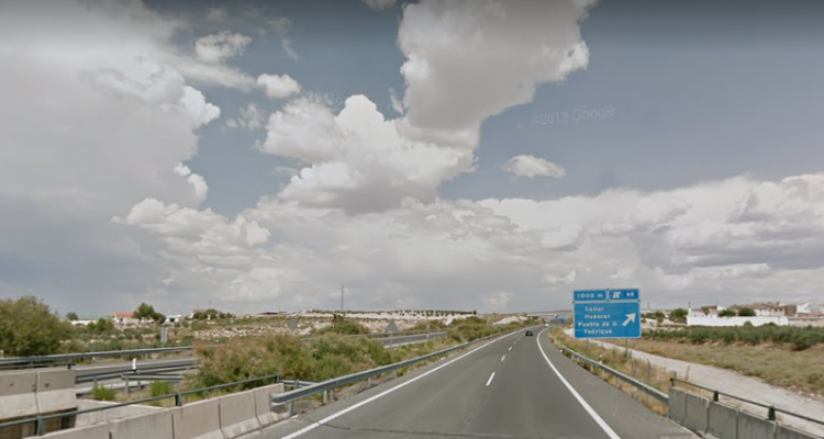 La circulación fue desviada por una vía de servicio hasta la retirada del camión. La circulación fue desviada por una vía de servicio hasta la retirada del camión.