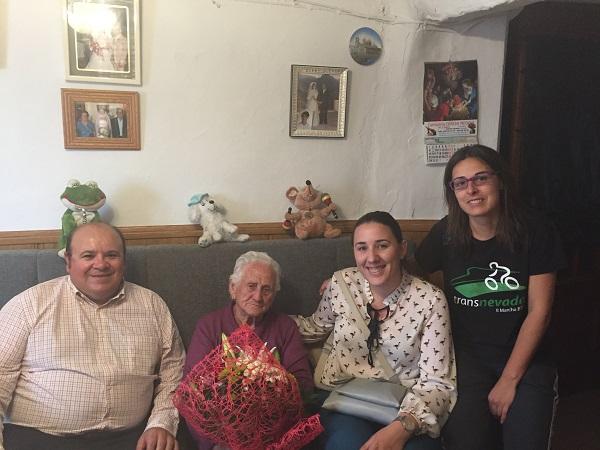 Mariana ha recibido la visita del alcalde y dos concejalas de Güéjar Sierra. Mariana ha recibido la visita del alcalde y dos concejalas de Güéjar Sierra.