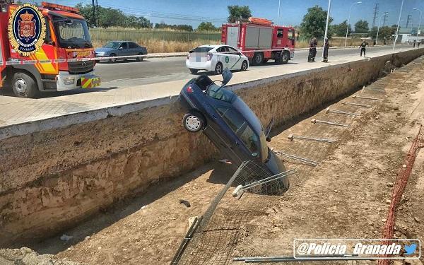 En la imagen se observa el estado en el que ha quedado el vehículo. En la imagen se observa el estado en el que ha quedado el vehículo.