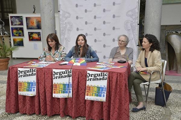 La edil, junto a Kim Pérez, la coordinadora del IAJ y la diputada de Igualdad. 