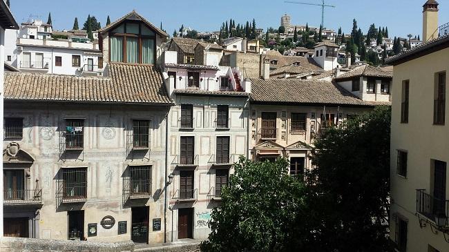 Vecinos de los centros históricos creen que el nuevo decreto emperorará la calidad de vida de estos barrios. Vecinos de los centros históricos creen que el nuevo decreto emperorará la calidad de vida de estos barrios.