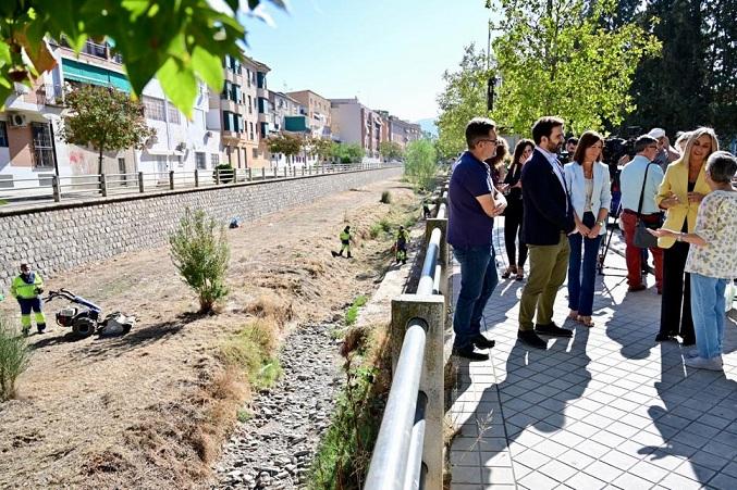 Visita a las tareas de desbroce y limpieza del río Monachil. 