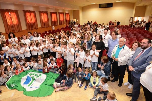 Casi 2.700 docentes se han implicado en el programa. Casi 2.700 docentes se han implicado en el programa.