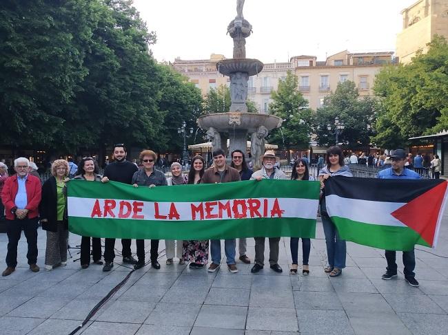 Arde la Memoria se celebró, un año más, en la Plaza Bib Rambla.
