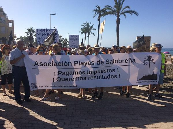 La pancarta que abría la manifestación. La pancarta que abría la manifestación.