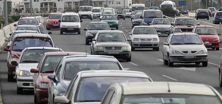 Alta densidad de coches en la Circunvalación.