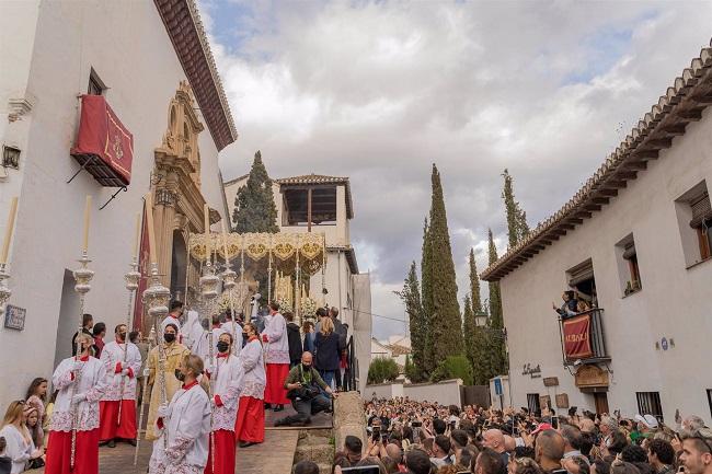 Salida de la Virgen de la Aurora en San Miguel Bajo, en el Albaicín, en imagen de archivo.