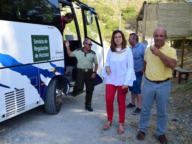 Autobús a la playa de Cantarriján Autobús a la playa de Cantarriján.