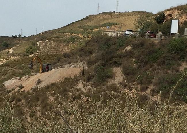 Las máquinas seguían trabajando esta semana en las obras.