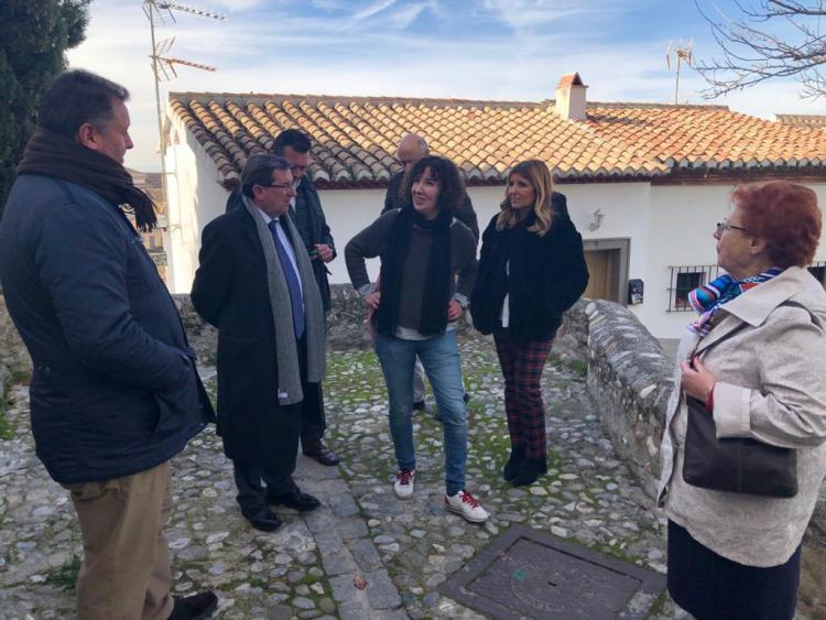 Los ediles durante su visita al Barrichuelo.