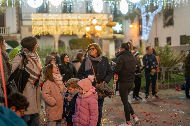 Encendido del alumbrado navideño en Baza. 