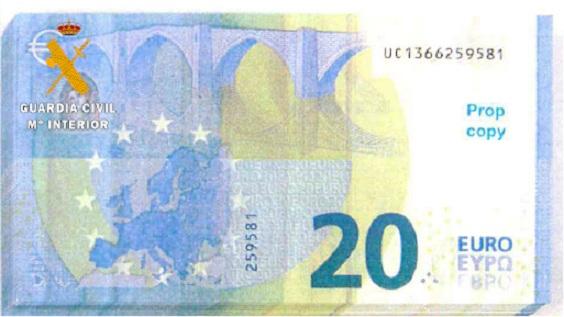 Uno de los billetes falsos que llevaba Uno de los billetes falsos que llevaba.