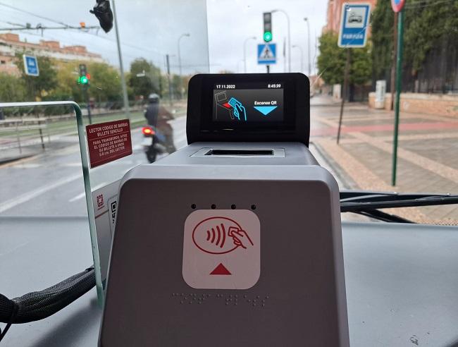 Máquina canceladora del autobús urbano de Granada. 