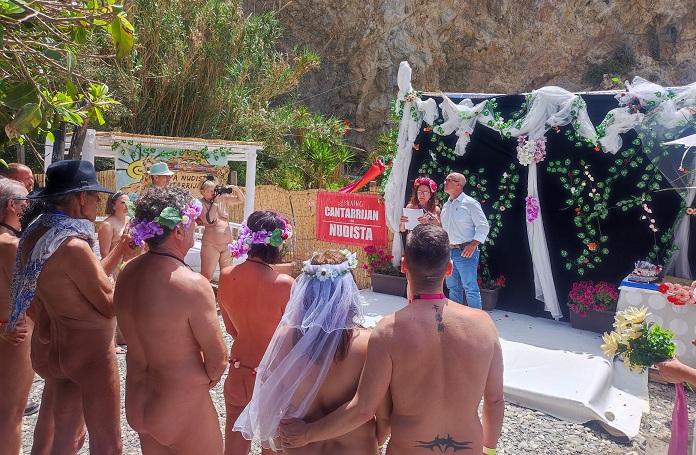 Acto civil de las bodas, oficiada por un concejal sexitano.