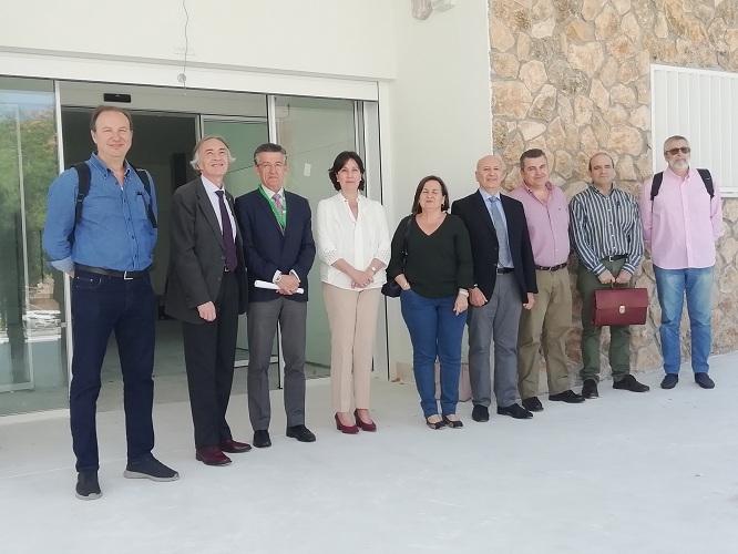 Visita de responsables sanitarios al futuro centro de salud.