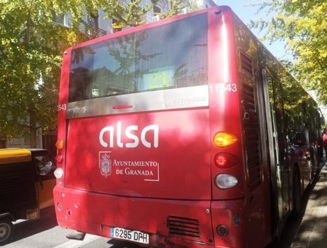 Autobús urbano con más de 20 años de antigüedad. 