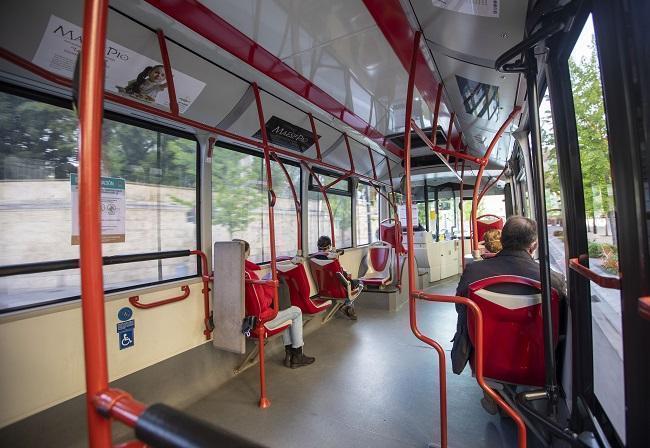 Interior de un autobús urbano, en una imagen de archivo. 