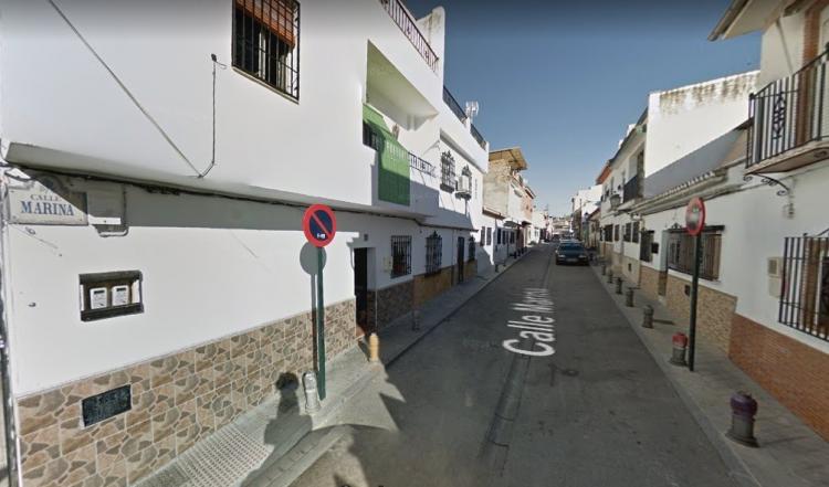 El suceso ocurrió en la calle Marina. El suceso ocurrió en la calle Marina.