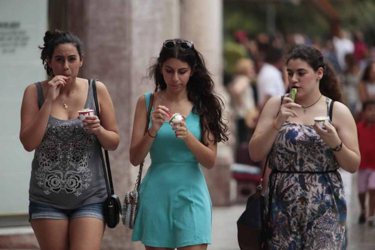 Las temperaturas máximas y mínimas han estado cinco grados por encima de la media habitual en Granada. 