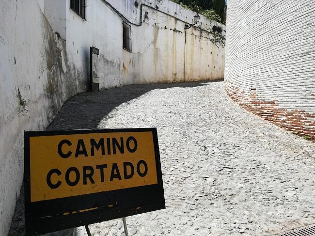Acceso por la Cuesta de los Chinos.