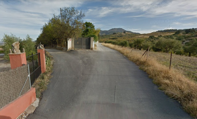 El cuerpo del bebé ha sido localizado por una persona que paseaba por el Camino de la Barrera.