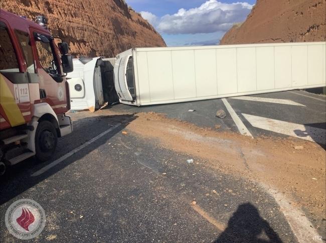El camión accidentado.