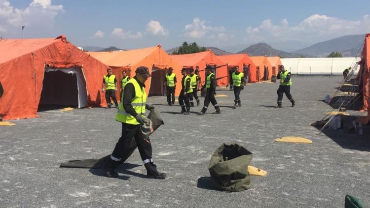Militares de la UME en el verano de 2018 acondicionando un campamento para la acogida de migrantes en Motril. Militares de la UME en el verano de 2018 acondicionando un campamento para la acogida de migrantes en Motril.