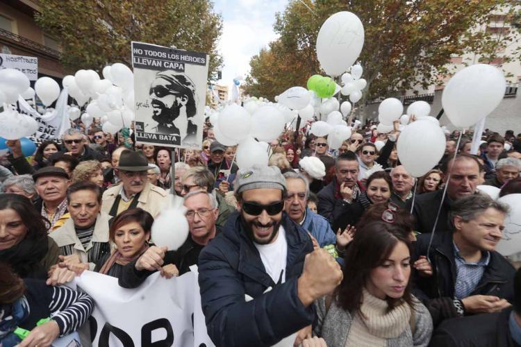 Una de las multitudinarias manifestaciones contra la 'fusión hospitalaria'.