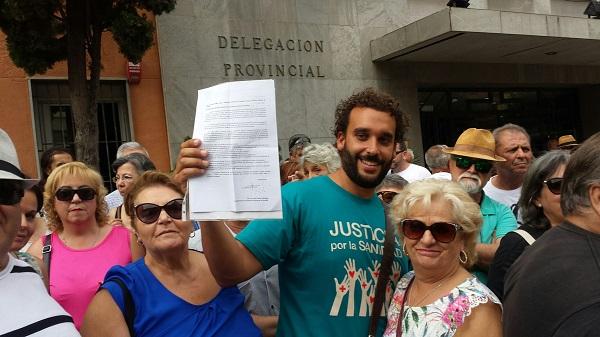 Jesús Candel, este martes ante la Delegación de Salud.