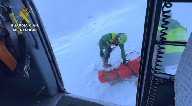 Imagen de un rescate en el Canuto del Veleta el pasado enero.